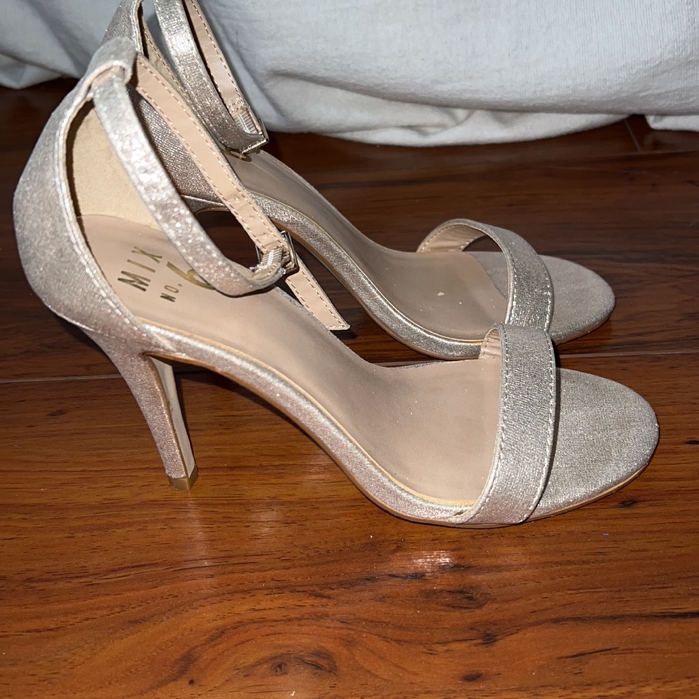Heels - Picture 5 of 7